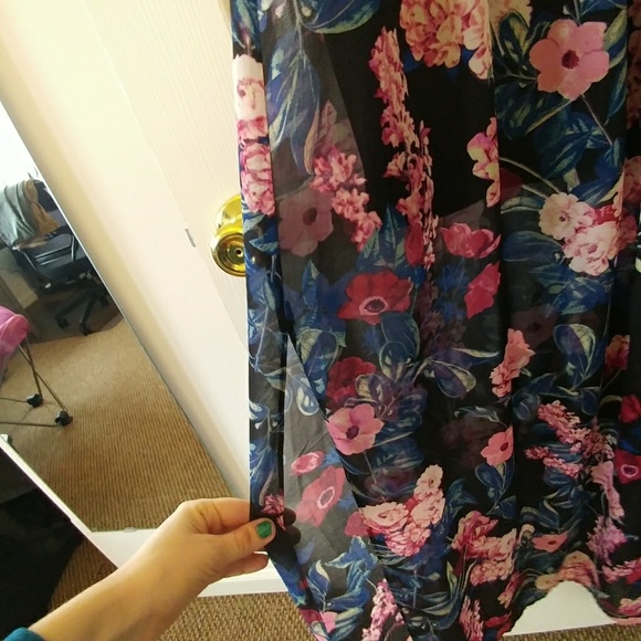 F21 Black floral maxi dress - Picture 3 of 7